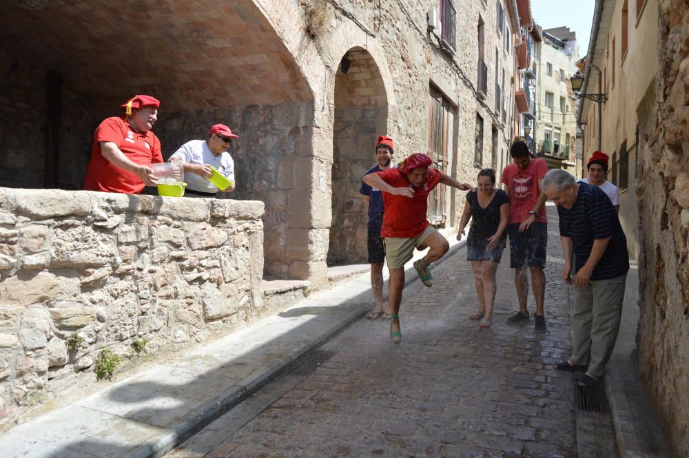 Roda de premsa passada per aigua