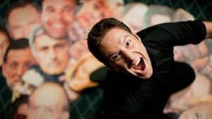 L’imitador es deixa acorralar al ’Dominical’ pels personatges que imita cada dia al teatre.