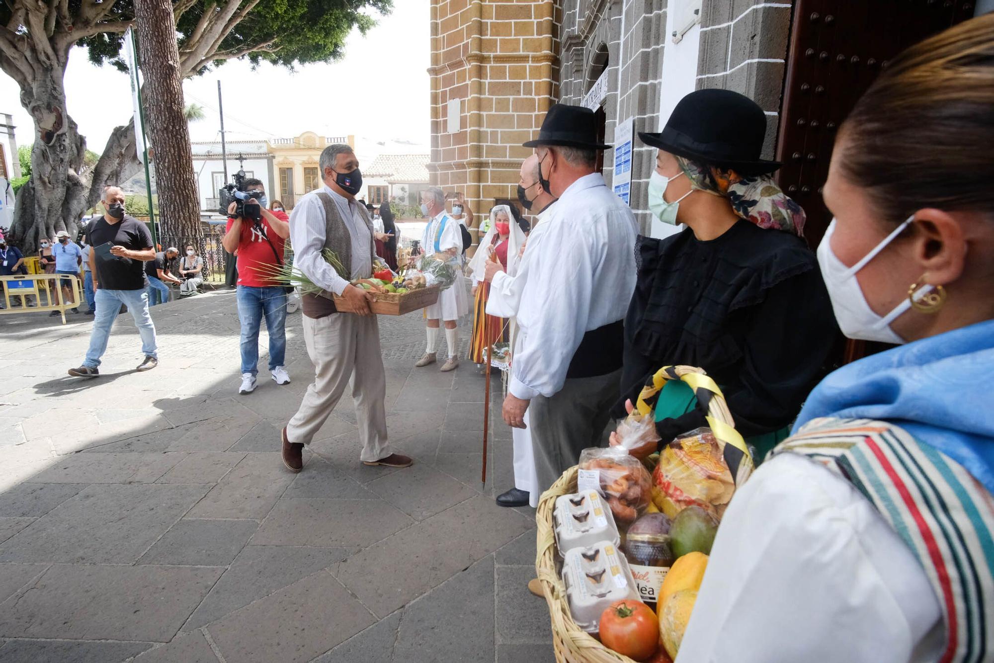 Ofrenda simbólica de los ayuntamientos de Gran Canaria a la Virgen del Pino (07/09/2021)