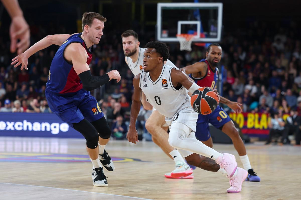 T.J. Shorts, ante Jan Vesely