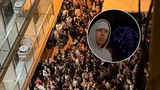 Un falso Quevedo desata la locura paseando por la zona de Las Canteras: tuvo que intervenir la policía