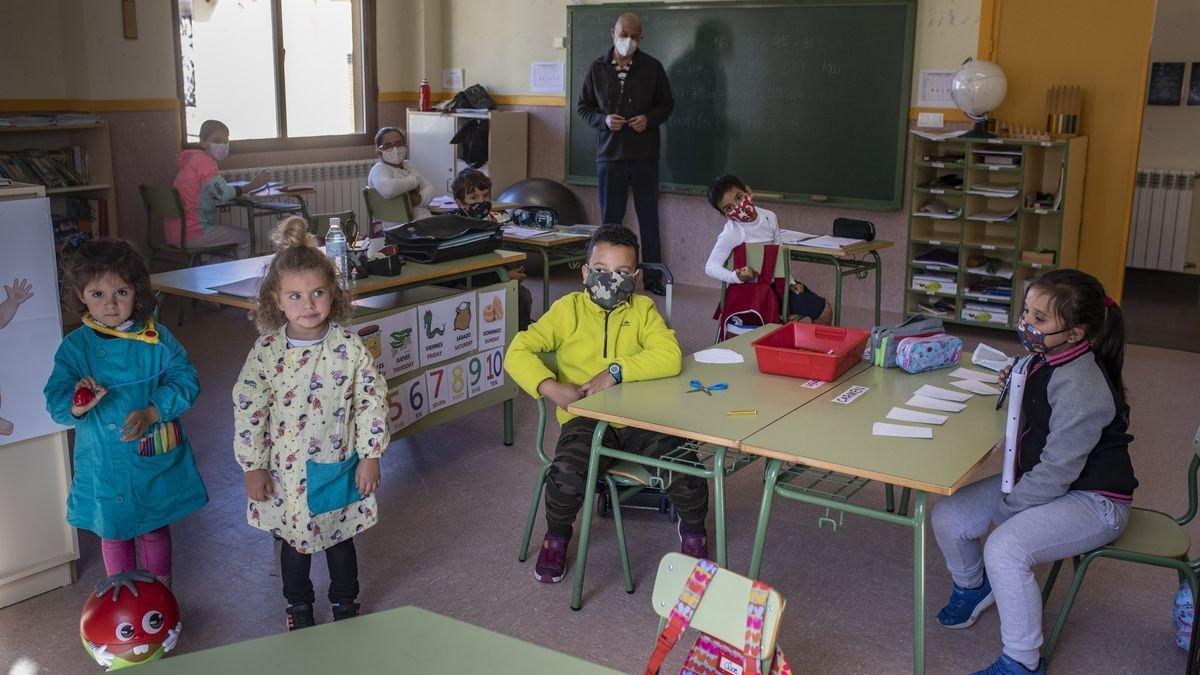 El pequeño milagro de Arrabalde: reabre el colegio zamorano cuatro años después de su cierre