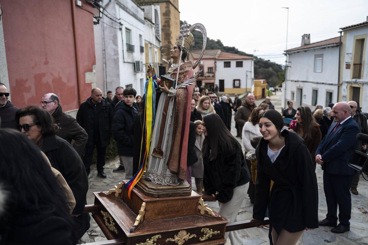 Fotogalería | San Fabián y San Sebastián, en procesión en Portezuelo