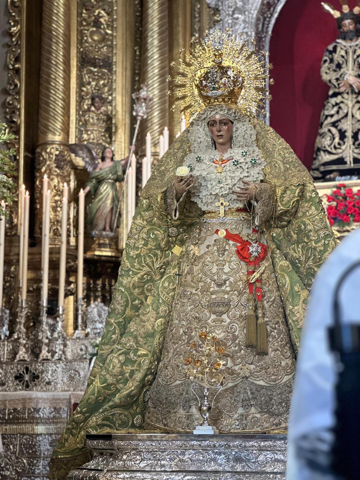 VIRGEN MACARENA ROSA DE ORO SEVILLA | 