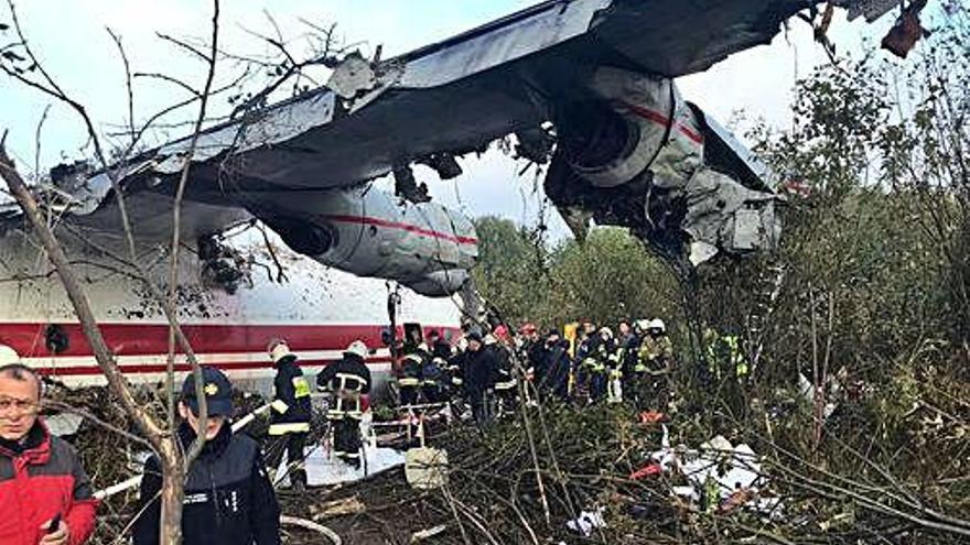 Restes de l&#039;avió que es va estavellar a Ucraïna.