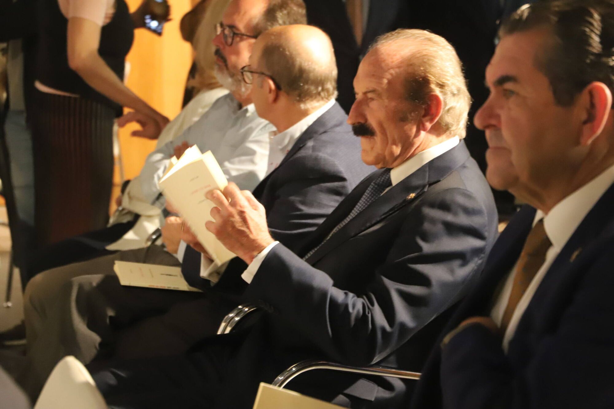 El acto celebrado en la sede de la Fundación Cajasol, contó con el periodista Carlos Herrera, como prologuista