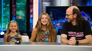 Quiénes son Calma y Sirena, las hijas de Santiago Segura que protagonizan la saga 'Padre no hay más que uno'