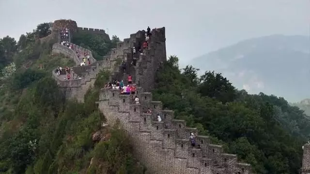 La Gran Muralla china pone a prueba a 1.500 corredores de 50 países