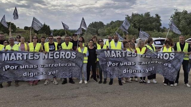 La protesta sigue a la de los martes negros de Monegros.