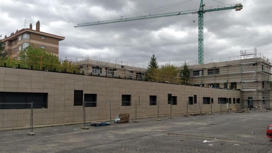 Obras de modernización de la envolvente del edificio del instituto María de Molina, en Zamora.