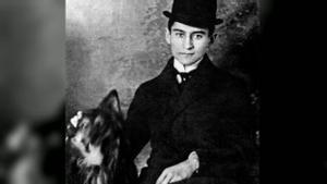 El escritor, Franz Kafka.