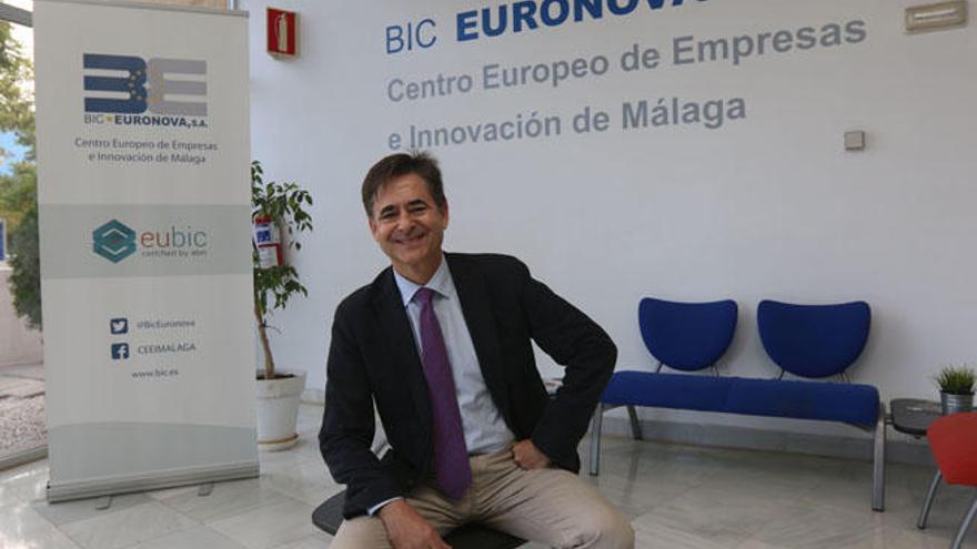 El director general del BIC Euronova de Málaga, Álvaro Simón de Blas, en las instalaciones de la incubadora en el PTA.