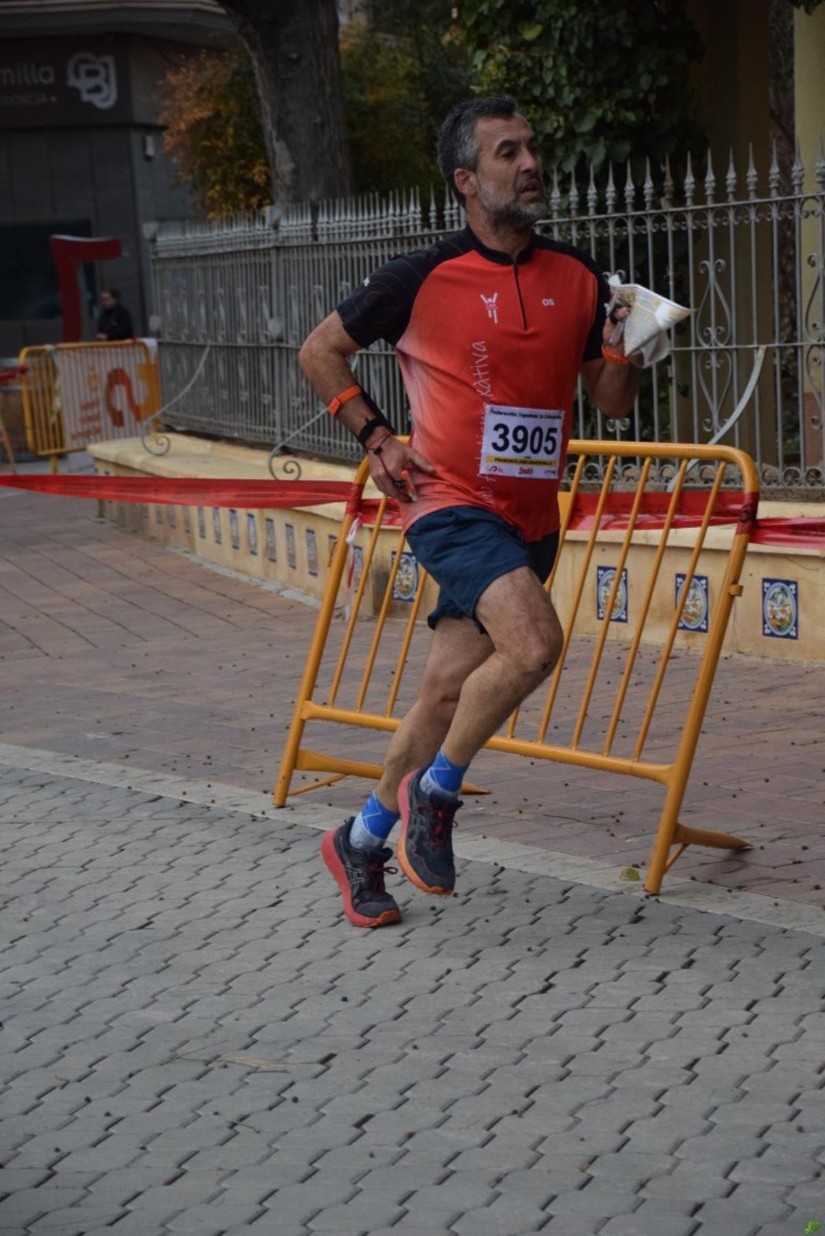 Un atleta del CAX Orientació en la prueba de Jumilla.