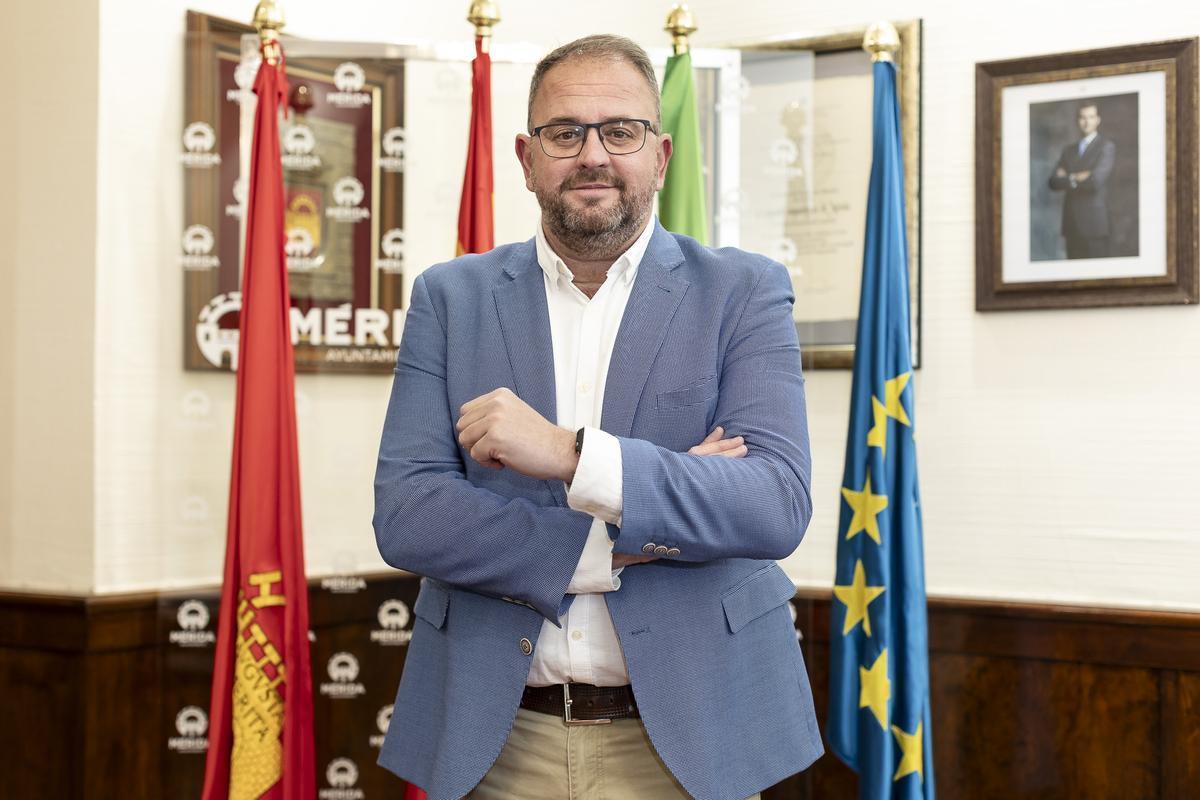 Antonio Rodríguez Osuna, en su despacho del Ayuntamiento de Mérida.