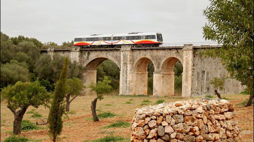 Imagen del puente de Corbera, donde se realizarán las obras de electrificación este fin de semana