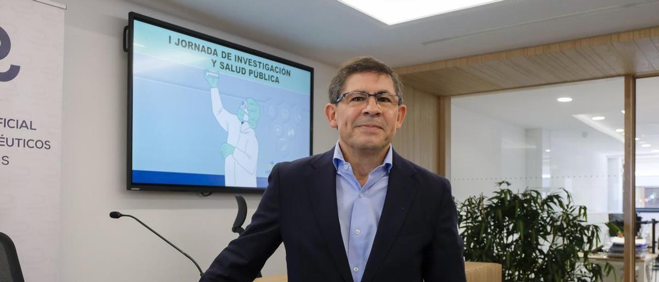 El catedrático José Poveda, durante la celebración de la jornada en el Coflp.