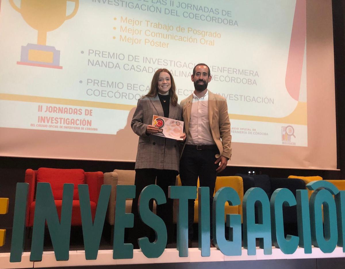 Marta Fedriani, junto al tutor de su trabajo fin de grado, Rafael Molina.