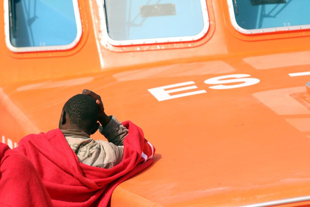 Una nueva embarcación, con 53 inmigrantes a bordo, es localizada y rescatada frente a la costa malagueña