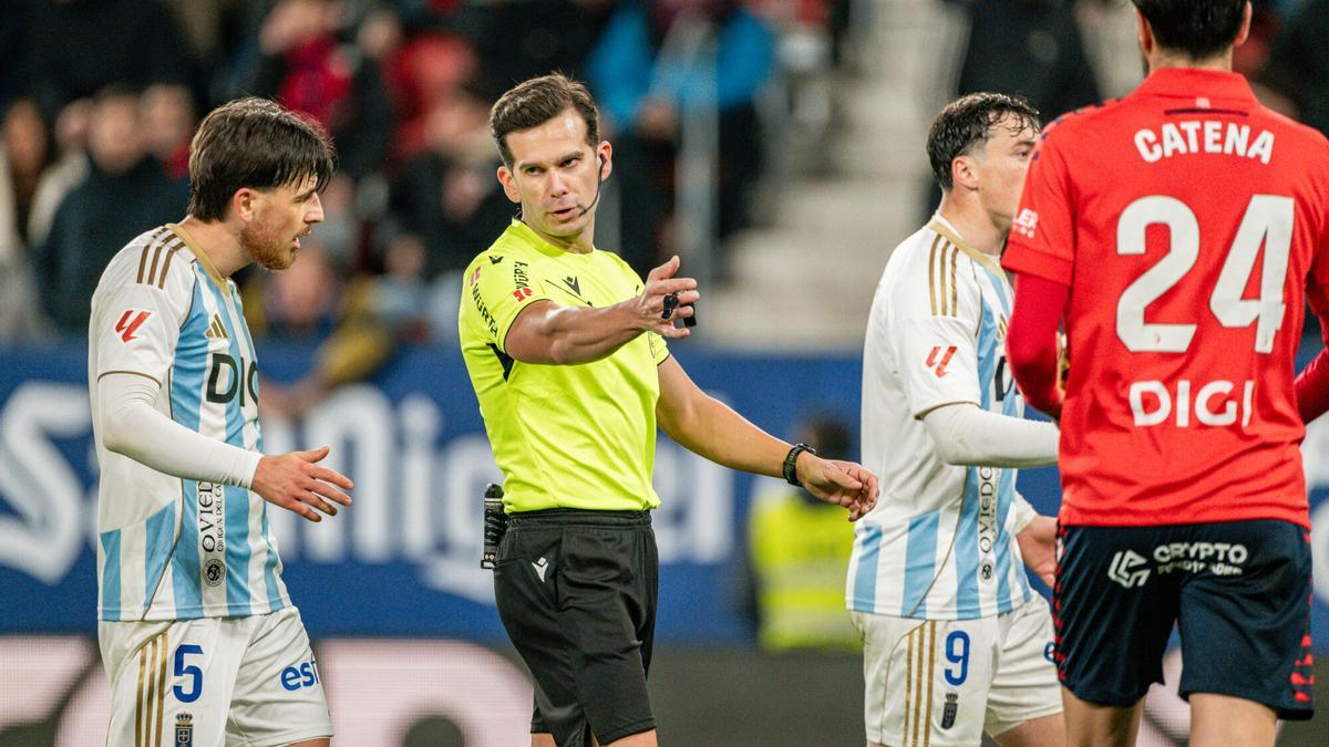 Oviedo Referees: Fans Outraged by Penalty Double Standards