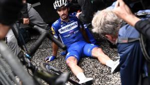 Alaphilippe, agotado, en la cima de Val Thorens.