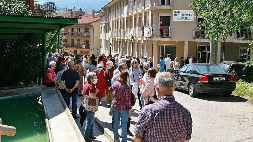 Acte de reconeixement i suport als treballadors de la residència baganesa, el juny