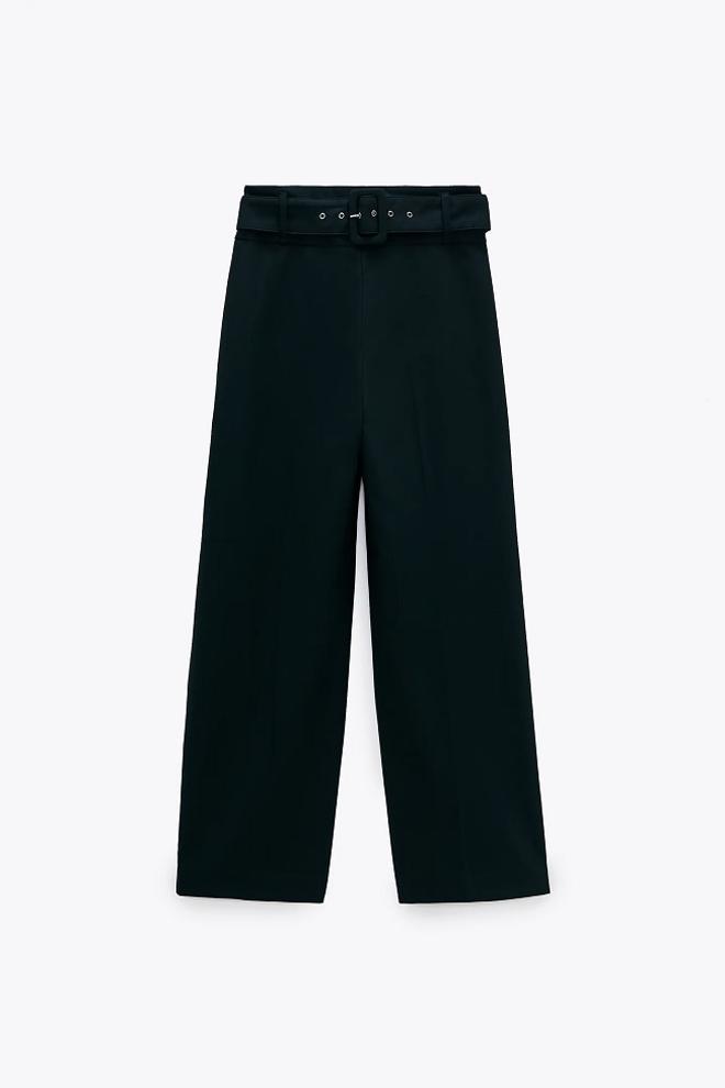 Pantalón 'culotte' negro de tiro alto con cinturón, de Zara