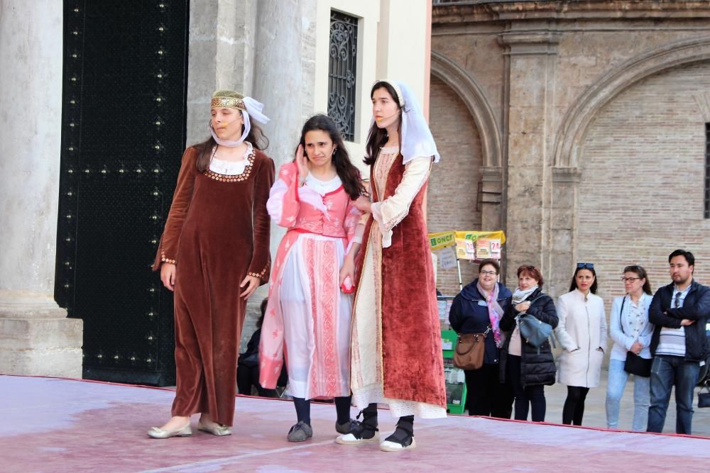 Representación del altar de la Pila Bautismal en la Plaza de la Virgen