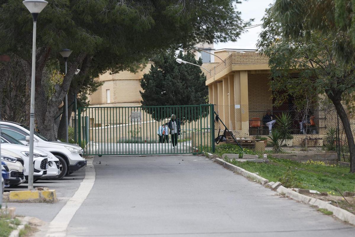 Exterior de la residencia CAMP Santa Faz, este miércoles Exterior de la residencia CAMP Santa Faz, este miércoles