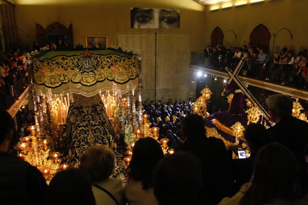 Las imágenes de la cofradía de la Esperanza, la última hermandad en salir en el Jueves Santo de la Semana Santa de Málaga