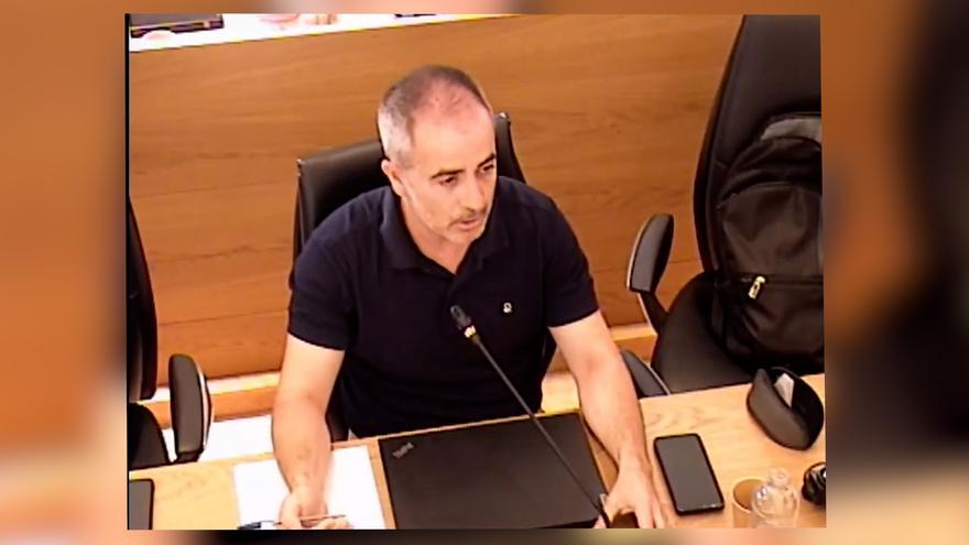 VÍDEO | El PP de Formentera pide la dimisión de Le Senne por destrozar la foto de Aurora Picornell: &quot;No está a la altura del cargo&quot;