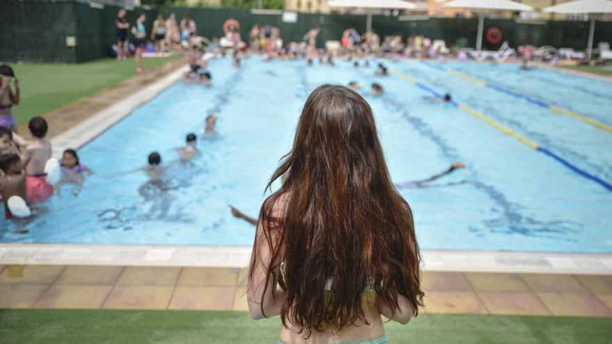 Verge defensa a Manresa que el topless es respecti també a les piscines comunitàries