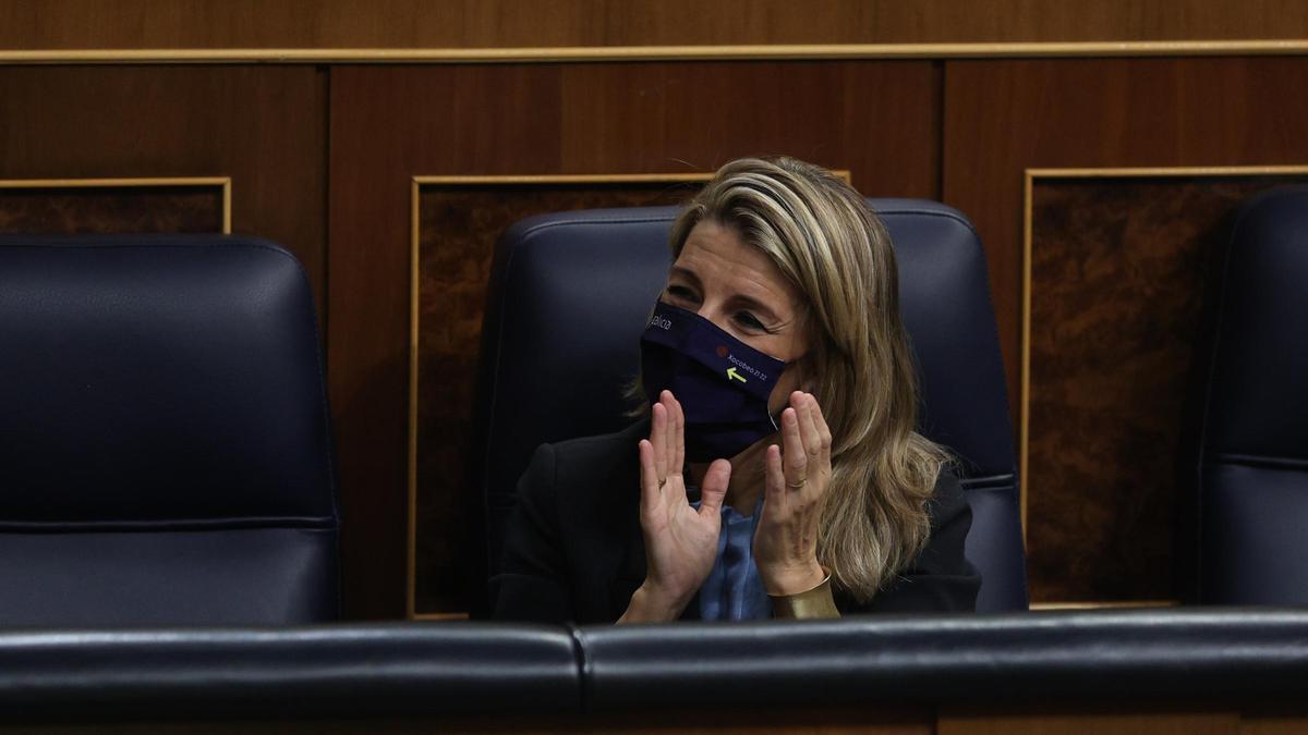 La vicepresidenta segunda, Yolanda Díaz, durante el Pleno del Congreso.