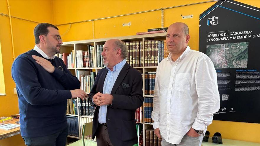 "Meca, 'Los Futbolísimos'": Casomera, en Aller, estrena biblioteca, con la ilusión de que la cultura llegue a toda la zona rural