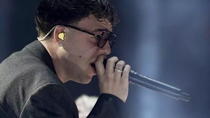 Quevedo canta la icónica canción 'La Flaca' de Jarabe de Palo en su concierto en Madrid