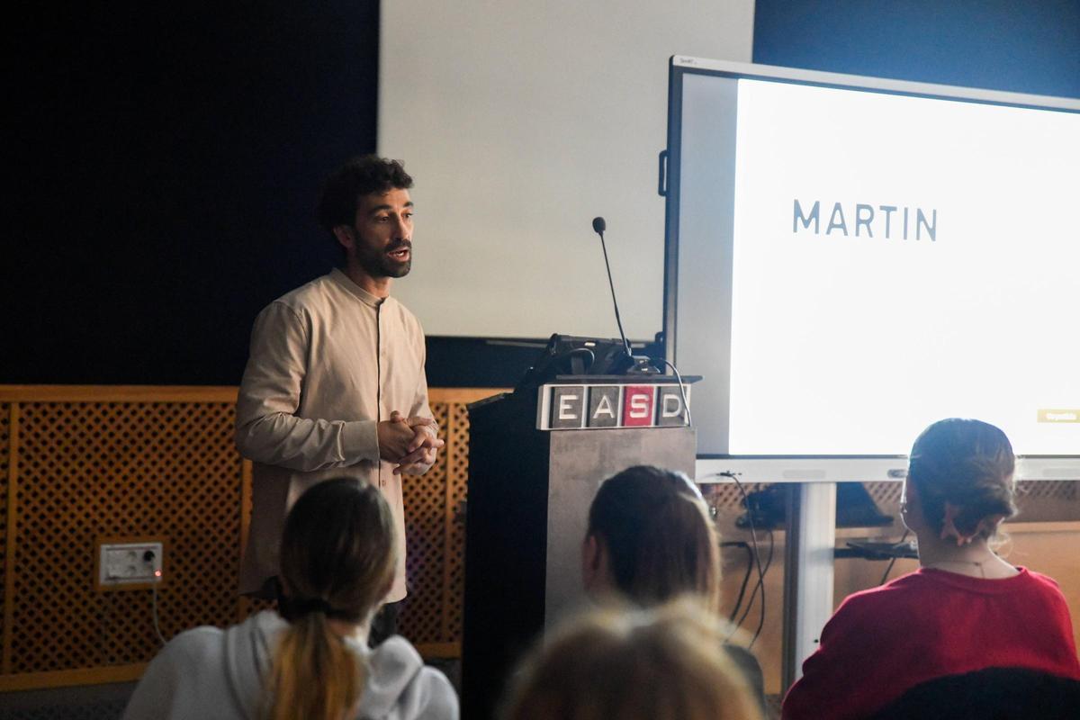 Zamora. Ciclo de conferencias de ex alumnos de la Escuela de Arte, con Ángel Martín Malillos.