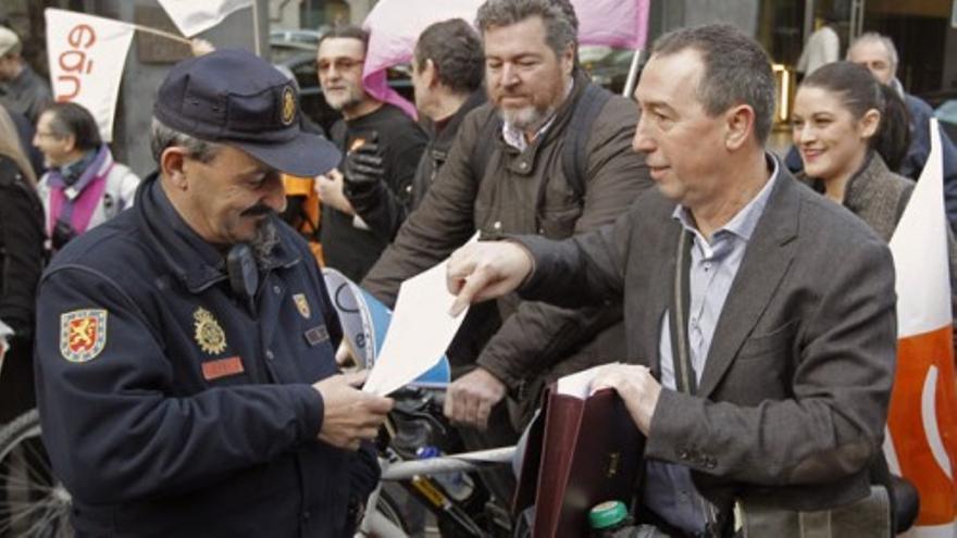 Los Verdes entran al Congreso en bici