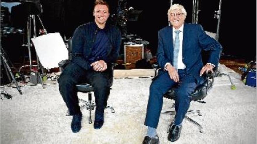 Ian Thorpe, a l&#039;esquerra, amb Michael Parkinson, en els instants previs a l&#039;entrevista