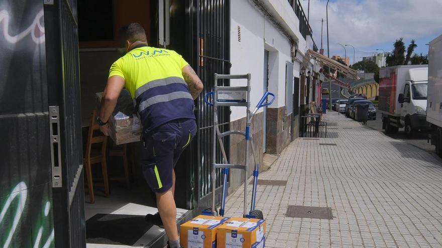 Los canarios saldrán de 2026 más pobres aún que antes de la covid