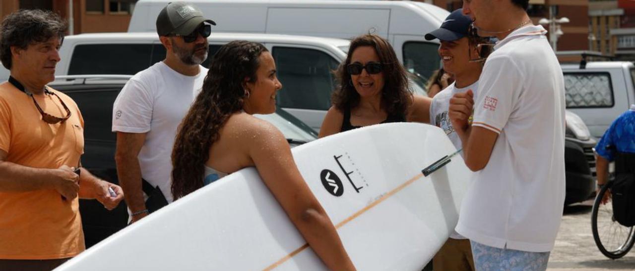 Ambiente en Salinas, este fin de semana, durante el Campeonato de España de Surf. | Mara Villamuza