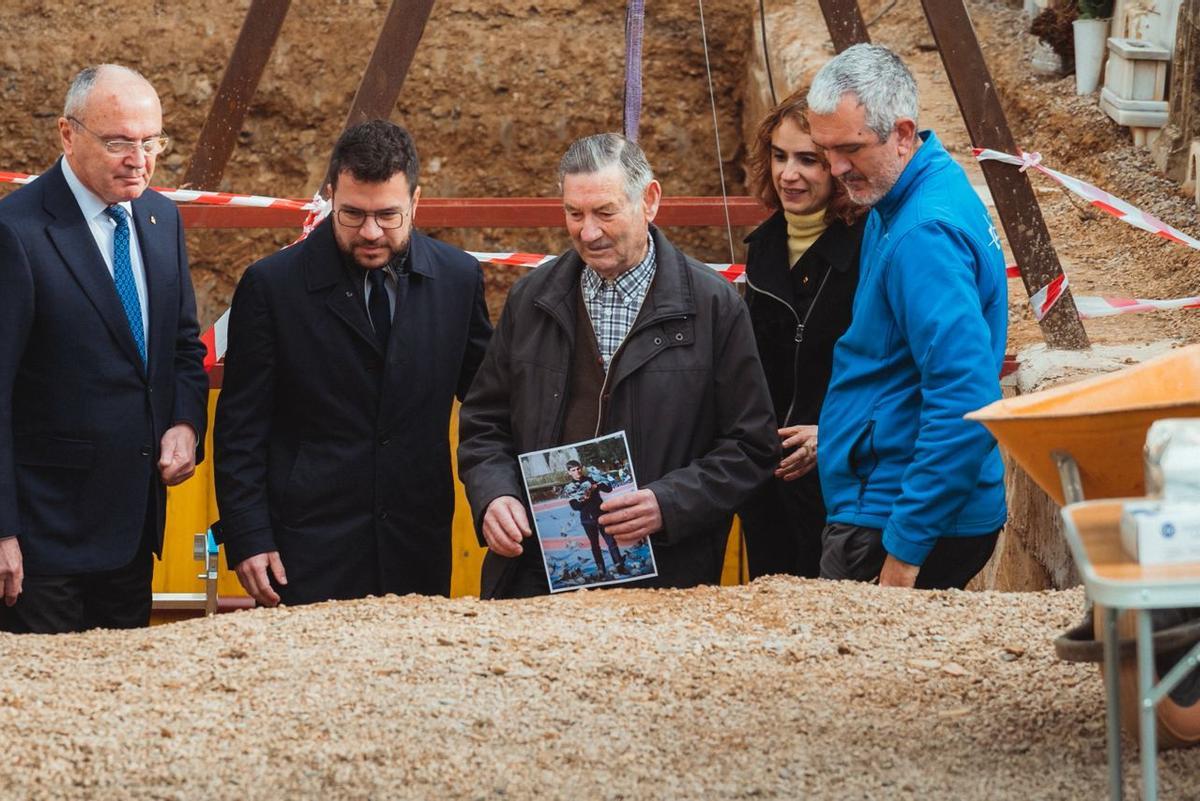 Antonio Martos durante la exhumación de su hermano en Reus