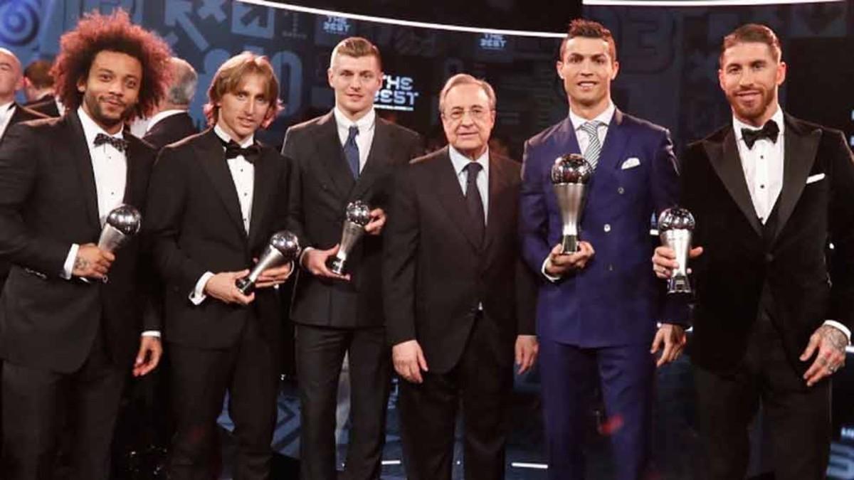 Florentino Pérez y los jugadores premiados del Real Madrid