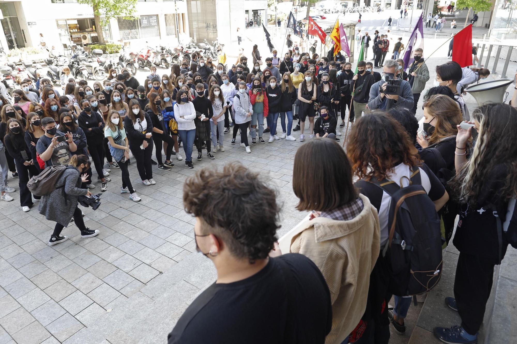 Universitaris es manifesten a Girona per acabar amb la «crisi educativa»