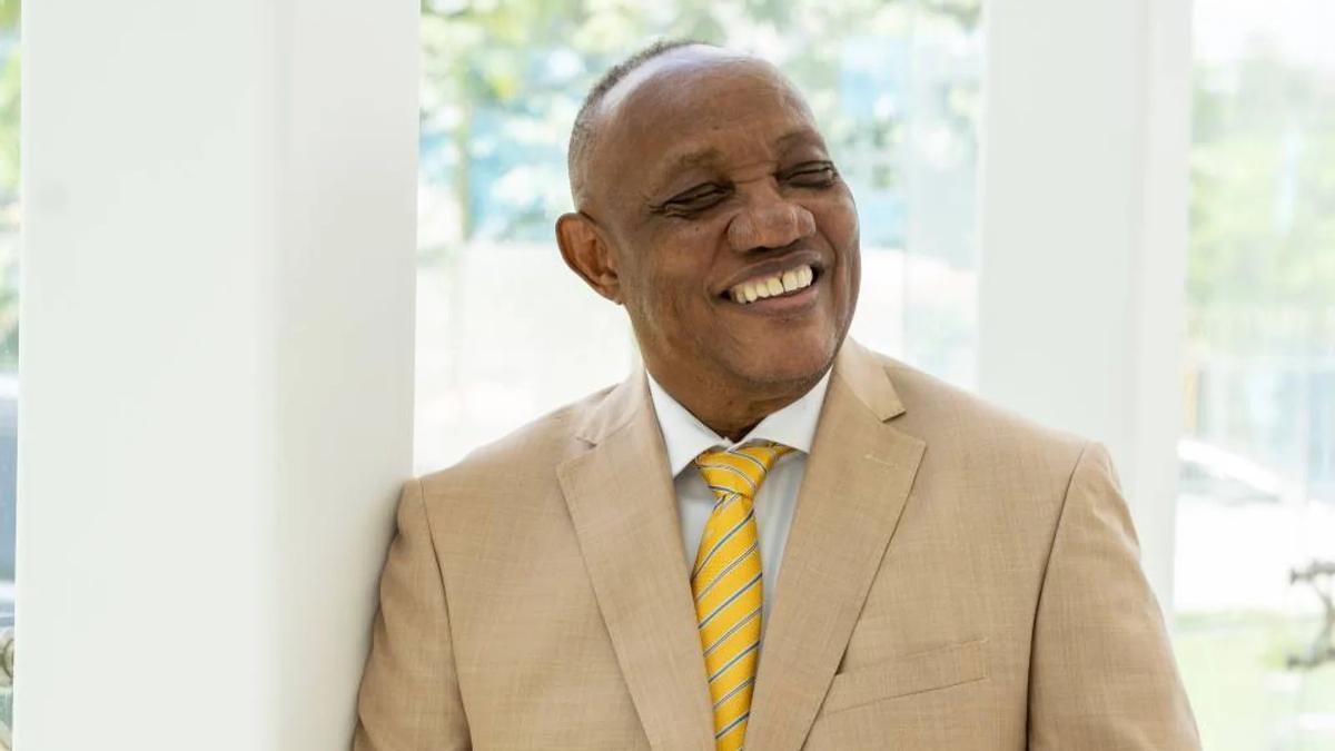 El poeta dominicano Mateo Morrison.