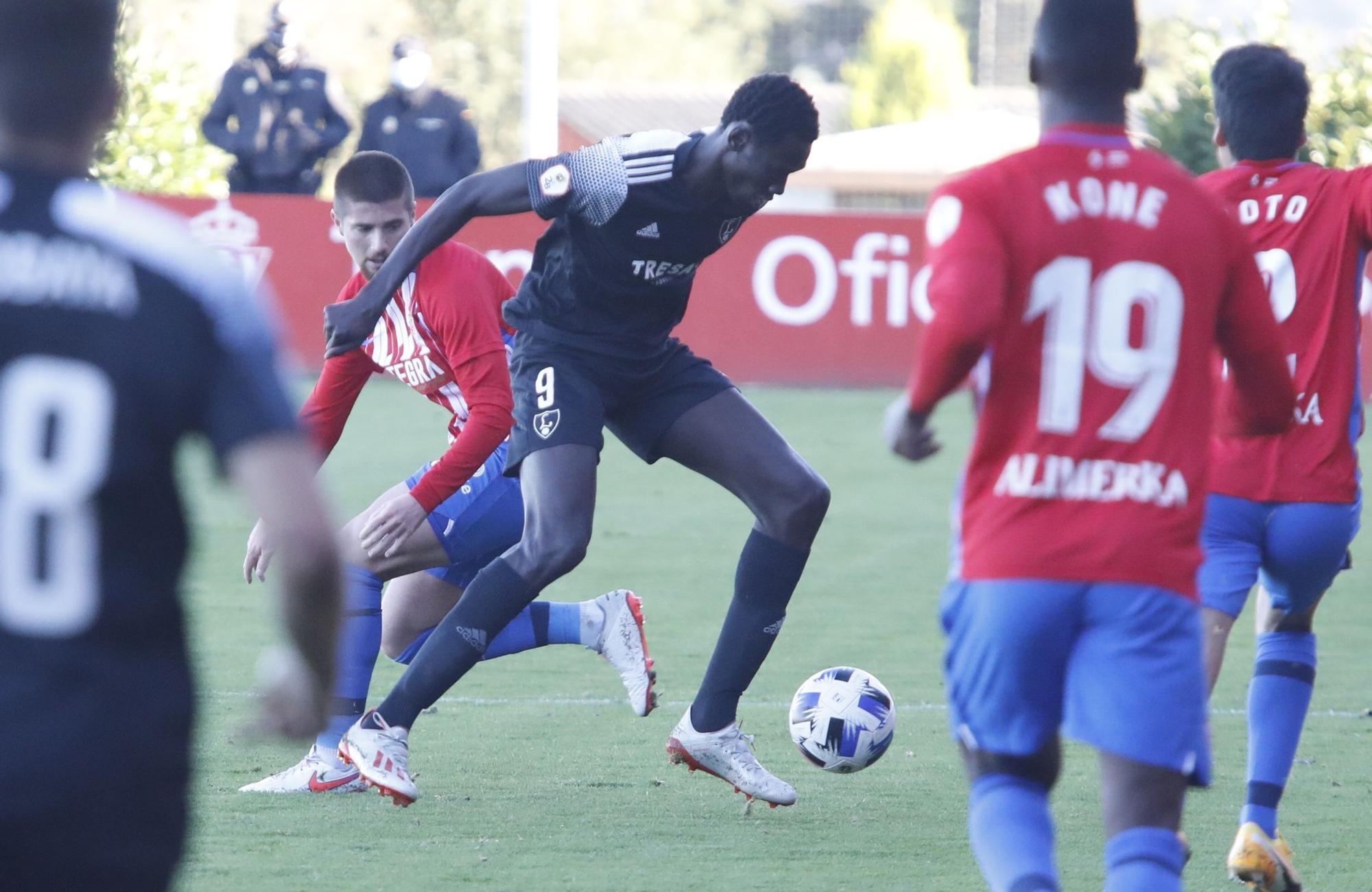 Las mejores imágenes de los partidos del Vetusta, Sporting B y Lealtad