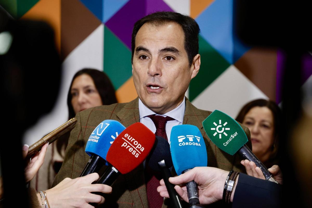 Los consejeros de Desarrollo Educativo y Formación Profesional, Inclusión Social, Juventud, Familias e Igualdad y Justicia, Administración Local y Función Pública, María del Carmen Castillo, Loles Lopez y José Antonio Nieto, abren en Córdoba la segunda jornada del ‘Congreso Nacional para la Convivencia en la Era Digital: Andalucía Frente al Acoso’. LUGAR: Centro de Exposiciones, Ferias y Convenciones de Córdoba (CEFC)