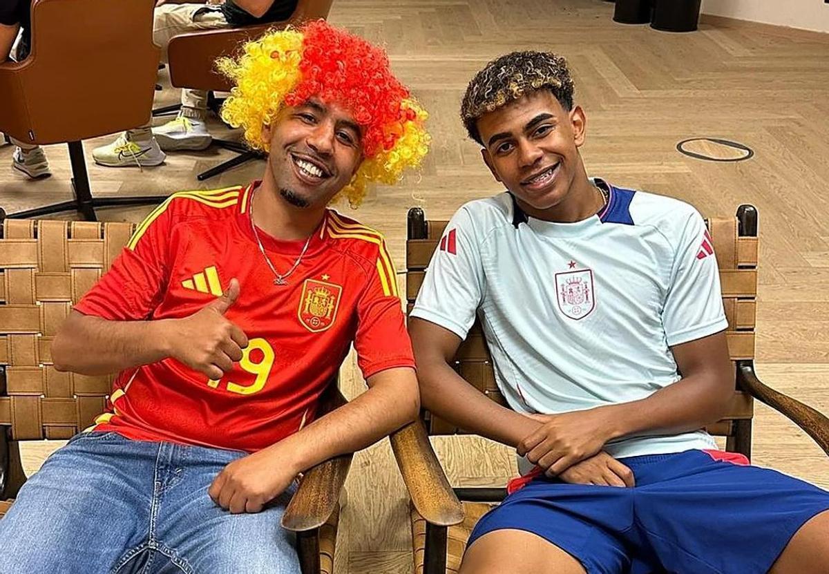 Lamine Yamal con su padre Mounir Nasraoui