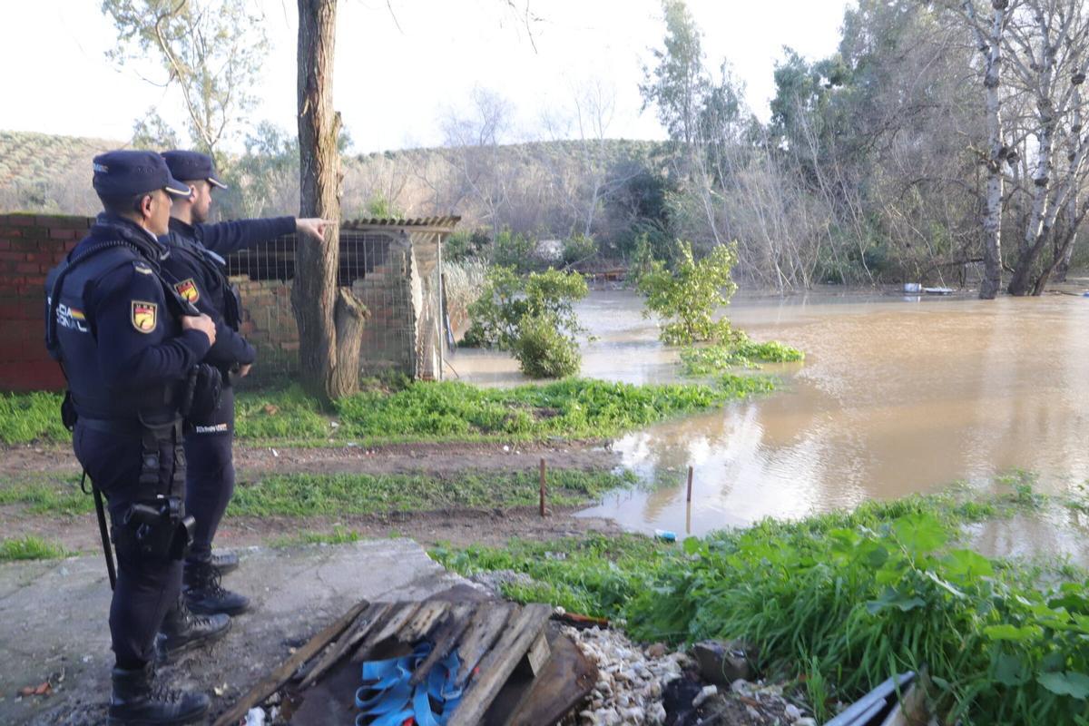 Borradca Leonardo, Desalojo a vecinos de la Calle La Barca en Alcolea por riesgo de inundación