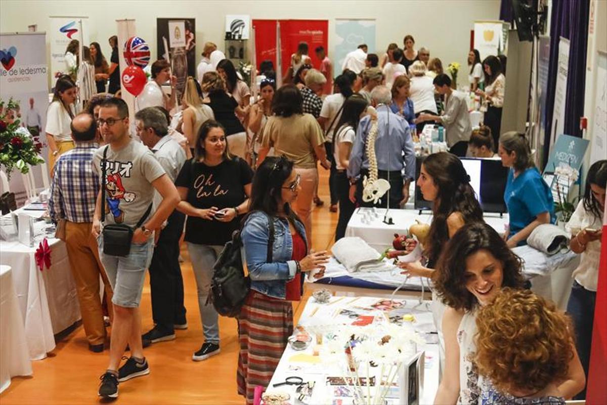 La primera feria de mujeres empresarias proyecta la actividad de 55 emprendedoras
