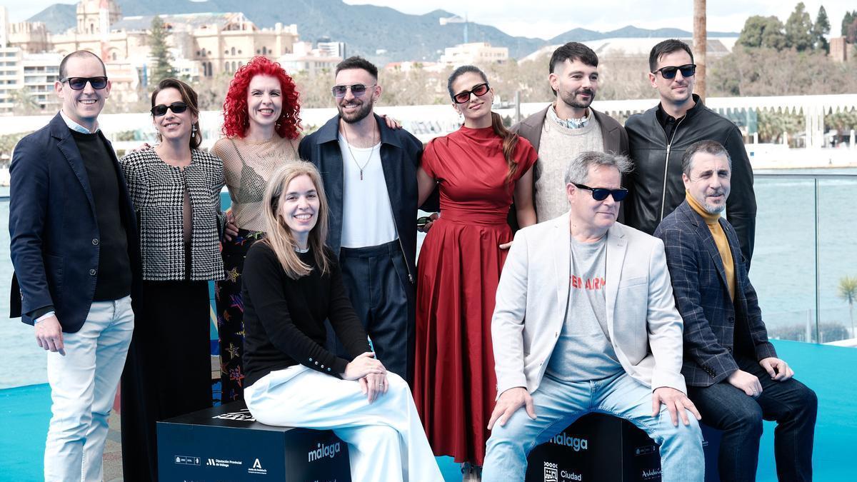 El equipo de '9 lunas' (Patricia Ortega, con el pelo rojo)