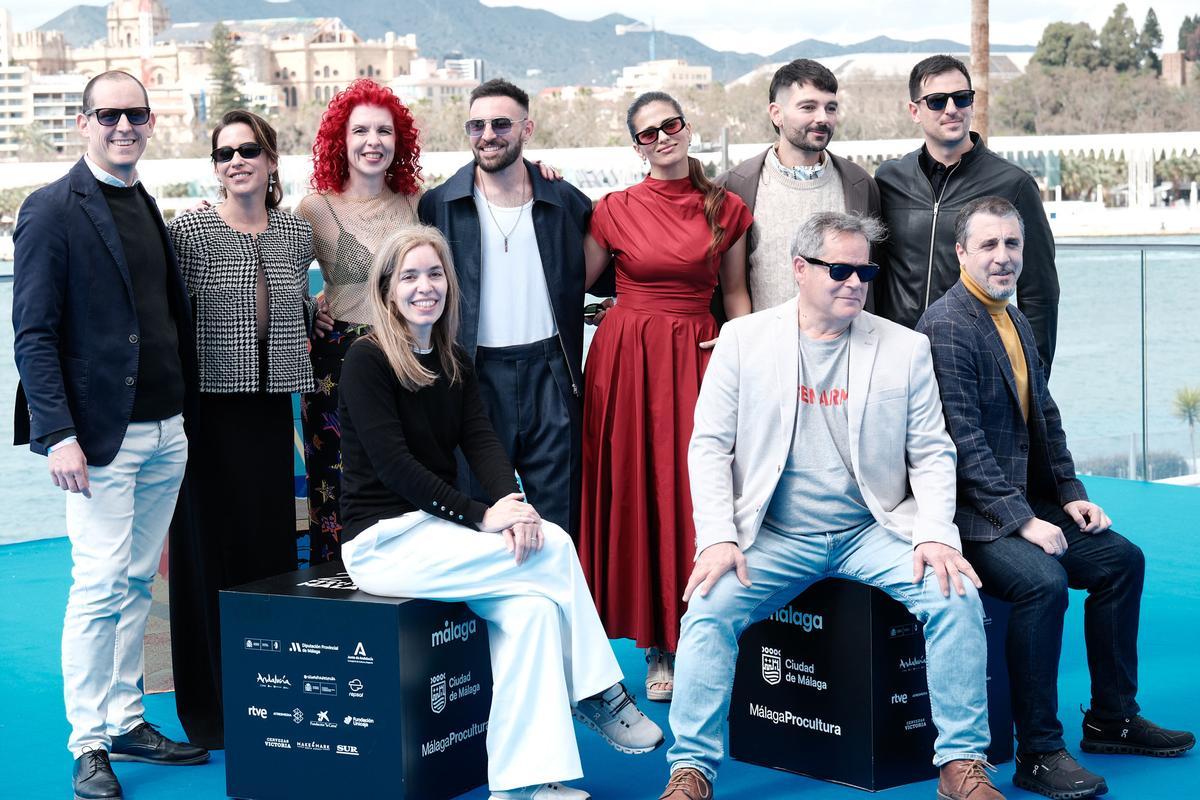 El equipo de '9 lunas' (Patricia Ortega, con el pelo rojo)